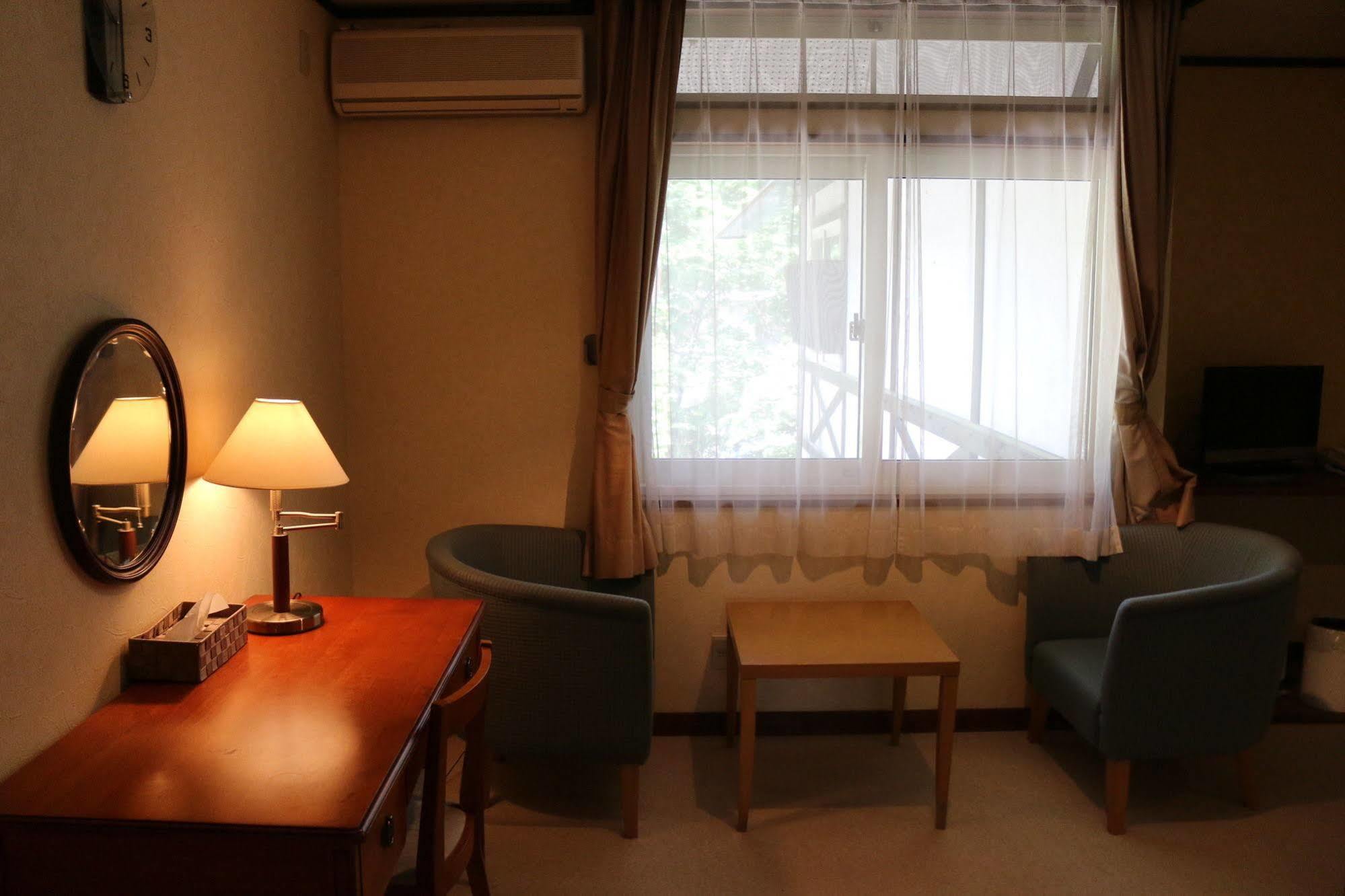 Petit Hotel Enchante Hakuba Exterior foto